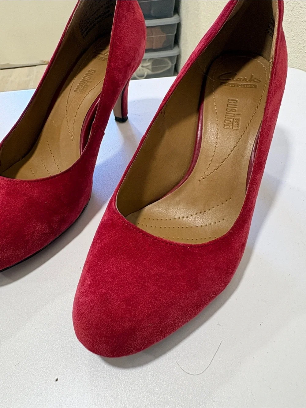 Clarks Women's Red Suede Mid Heel Pumps